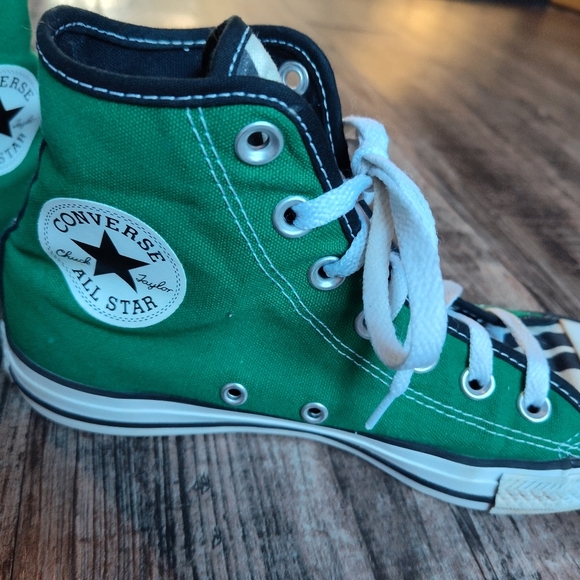 LIKE NEW Chuck Taylor Converse All stars Women size 8 men size 6 - Picture 8 of 16